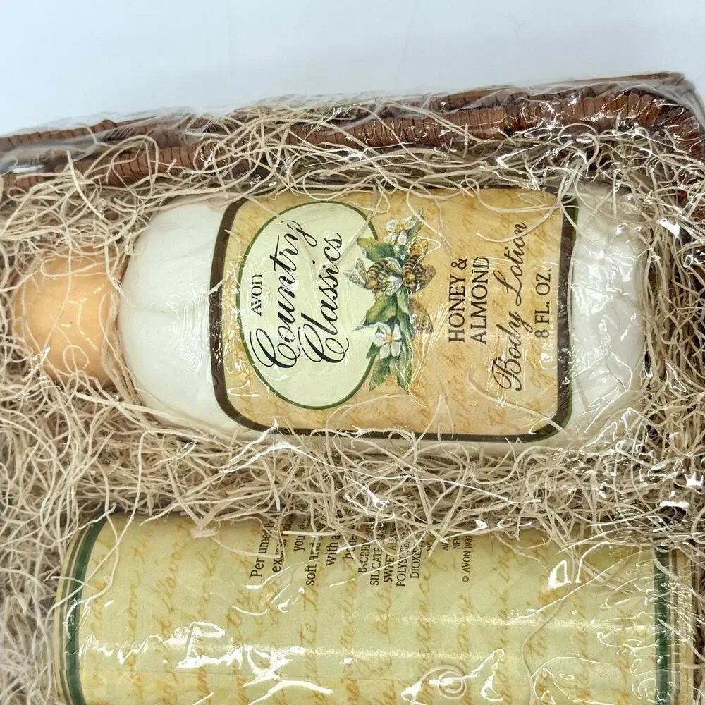 VTG 1989 Avon Country Classics Honey Almond Set of 3 Bath Gel Talc Lotion Basket